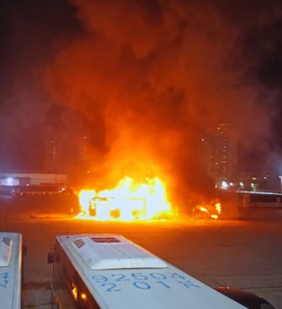 אחד האוטובוסים שהתפוצצו בשבוע שעבר