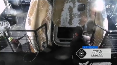 תיעוד מדהים: האסטרונאוטים נחתו בקפסולה בכדור הארץ