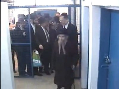 תיעוד נדיר: כשמרן הרב שטיינמן ייסד את 'ארחות תורה'