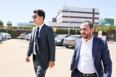 עורך דינו של נתניהו היום מחוץ ללהב 433