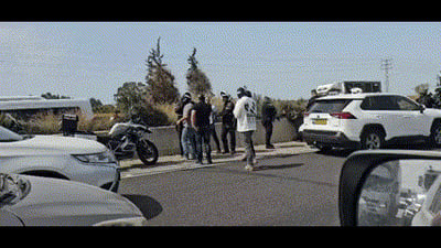 רגע מעצר חשוד לפני זמן קצר
