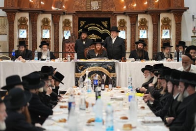 טיש הילולא בקאליב