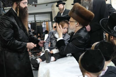 ל"ג בעומר בחצה"ק סערט ויז'ניץ