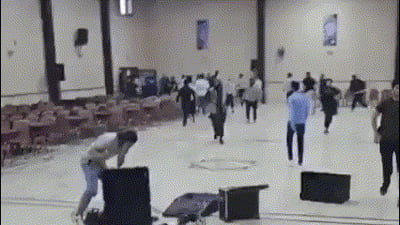 בחמת זעם: אסלאמיסטים קיצוניים פוצצו קונצרט בסוריה והשחיתו את ציוד ההגברה באולם | צפו
