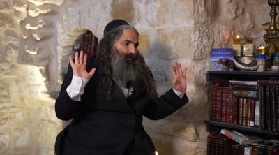 הסודות והסגולות: מה באמת מתרחש בליל תיקון שבועות?