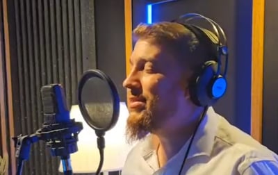 יוני ברגר בקאבר ראשון מסדרת "פופ ניגון": "אחת שאלתי"