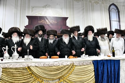 שמחת בית מכנובקא בעלזא - נחלת אהרן - בערגזאס