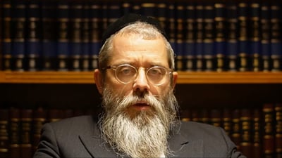 משה רבינו התבונן בדור שלנו והתמלא ענווה - מה הוא ראה? | צפו