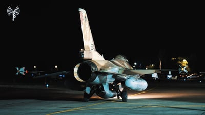 25 מטוסי קרב השמידו 35 תשתיות לשיגור טילים באיראן | צפו בהמראת המטוסים