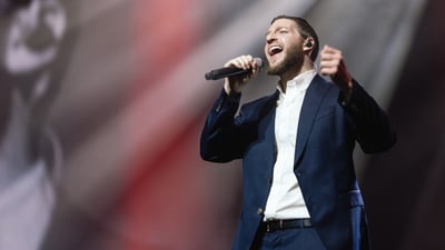 דניאל יטיב בביצוע לייב בבנייני האומה: "רוצה רק לבוא"