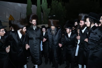 האדמו"ר מתולדות יהודה סטוטשין, במוצאי שב"ק בירושלים