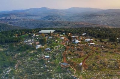 היישוב מעוז צבי ממעוף הציפור