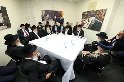 מועצת החכמים הכריעה פה אחד: ש"ס תתפטר מיידית מהממשלה אבל לא תפעל נגד הקואליציה