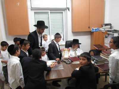תלמידי 'חניכי התורה - תורת יהושע' אצל הגר"י אזרחי