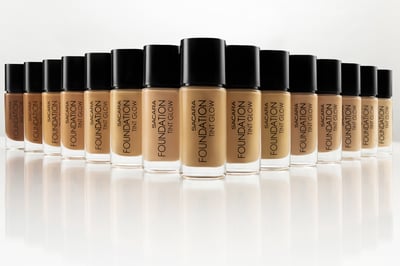 הקולקציה כוללת 15 גוונים של מיקאפ טינט GLOW, 15 גוונים של מייקאפ MATTE ו-12 קונסילרים