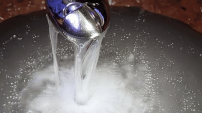כך תמנעו כאבי ראש בצום: השיטה המוכחת לשתייה