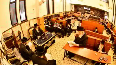 תשעה באב בחצה"ק ביאלה בני ברק