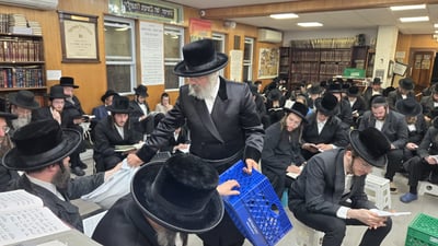 תשעה באב בחצה"ק ניקלשבורג בקאנטרי בוואודבוירן