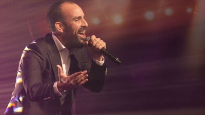 הווקאליסט הגדול של המוזיקה החסידית מפתיע בארבעה קליפים