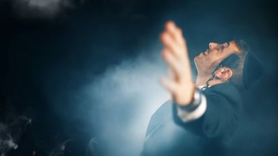 צפו: שמוליק סוכות מפנק אותנו ב"מתנות"
