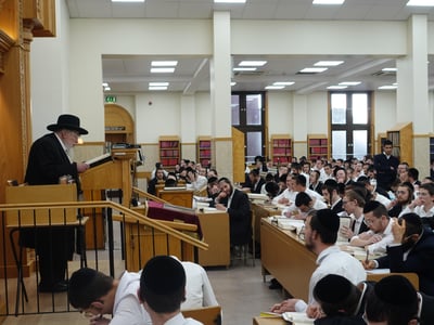 הגאון הרב אברהם גורביץ בשיחה לפני תלמידי הישיבה