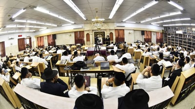 עצרת הספד על הגאון רבי אלטר דוד חיים שטרן זצ"ל