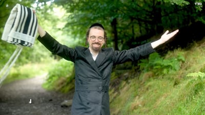 אברומי סמט מתגאה להיות יהודי בסינגל קליפ חדש