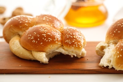 לא חייב להיזרק. שאריות חלה משבת