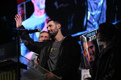 "הצמיד לי רובה לראש ואיים": שורד השבי בעדות מטלטלת על התקיפה החמורה שעבר בשבי