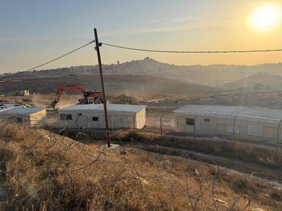 הבתים הראשונים ביישוב