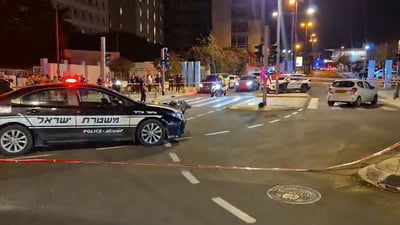 יריות ליד אוניברסיטת תל אביב: בן 30 פונה במצב קשה, רכב נמלט מהזירה