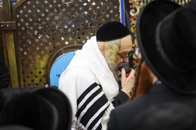 הרבי מסאטמר בציון הרשב"י במירון