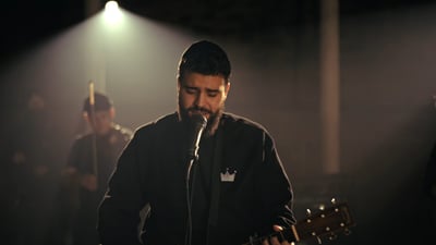 חיים גורי בביצוע חדש ומרגש: "מבורך"