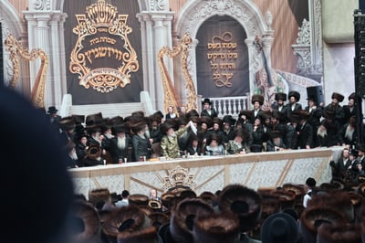 שמחת נישואי נכדת האדמו"ר מויז'ניץ, במונסי