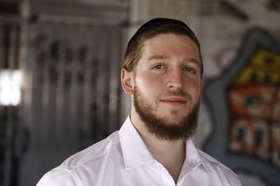 דניאל יטיב בסינגל חדש: "יש בך ת'אור"