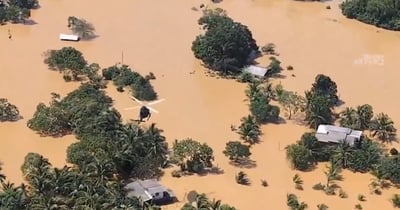 חילוץ דרמטי במסוקים: 121 אזרחים חולצו בעקבות סופת הציקלון בסרי לנקה – צפו