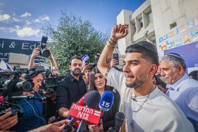 מאות יצאו לרחובות: קבלת הפנים המרגשת ליוסף חיים אוחנה ליד ביתו