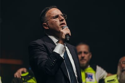 אחרי ששמעה את השיר החדש: ההודעה שמאזינה חילונית שלחה לשוואקי