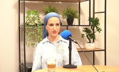 פמיניזם חרדי, גירושין ונישואין עם אשכנזי | חלי אלכמיסטר, בת הראשון לציון - בשיחה נדירה