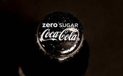 בקבוק קולה זירו, אילוסטרציה