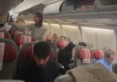 חלוקת הערכה המפתיעה במטוס