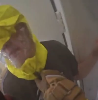 מתוך עשן כבד: לוחמי האש חילצו שתי נשים שנלכדו בשריפת דירה בביתר עילית
