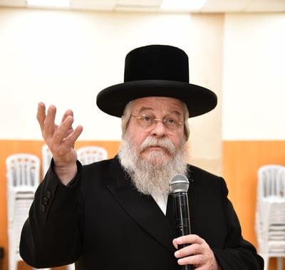 הקשר המיוחד | כשמזכיר המועצת נאם בסערט ויז'ניץ