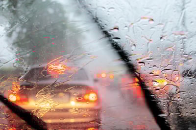 סופת "ביירון" עולה שלב בשעות הקרובות: "אזהרה אדומה" החל מהלילה | זה מה שצפוי עד שבת