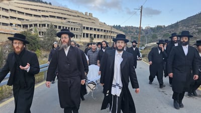 מסע הלוויית הגה"ח ר' בנימין זאב קנפלמכר זצ"ל