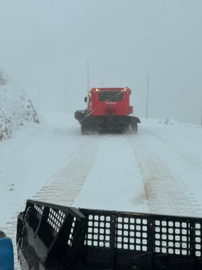 החרמון נצבע לבן: תיעודים מרהיבים מהשלג הכבד שירד בהר הגבוה בישראל 