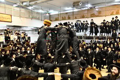 שמחת בית מכנובקא בעלזא - ערלוי - שידלובצא