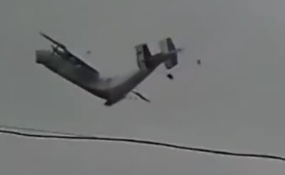 צולל בחדות ומתפרק לשתי חתיכות: תיעוד מזעזע מהתרסקות המטוס הרוסי בשבוע שעבר