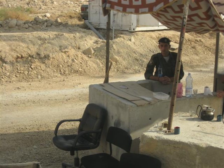 צפו בוידאו: הפלסטינים וצה"ל ליוו מתפללים ליריחו