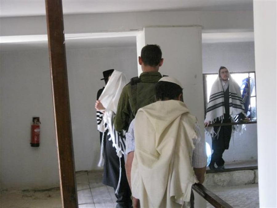 צפו בוידאו: הפלסטינים וצה"ל ליוו מתפללים ליריחו